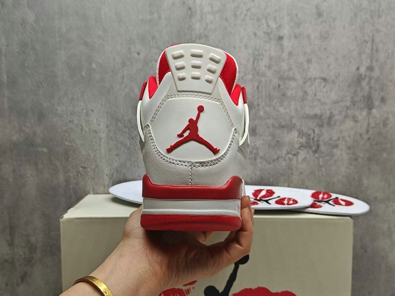 Air Jordan 4