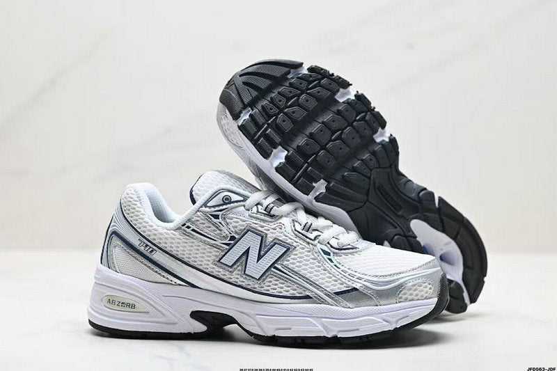 New Balance 740