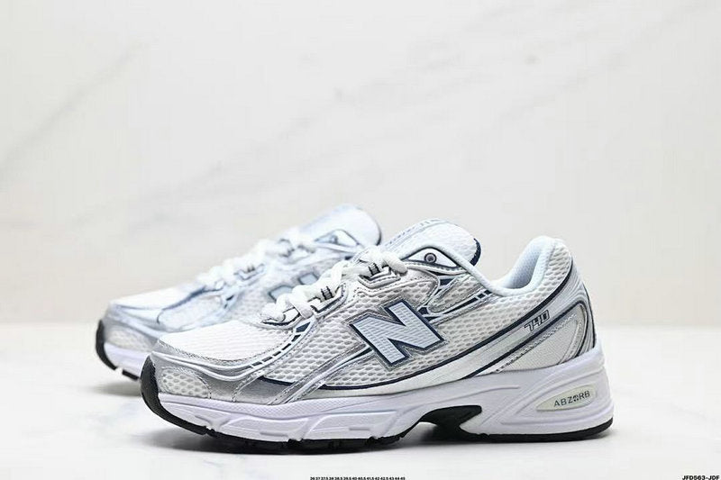 New Balance 740